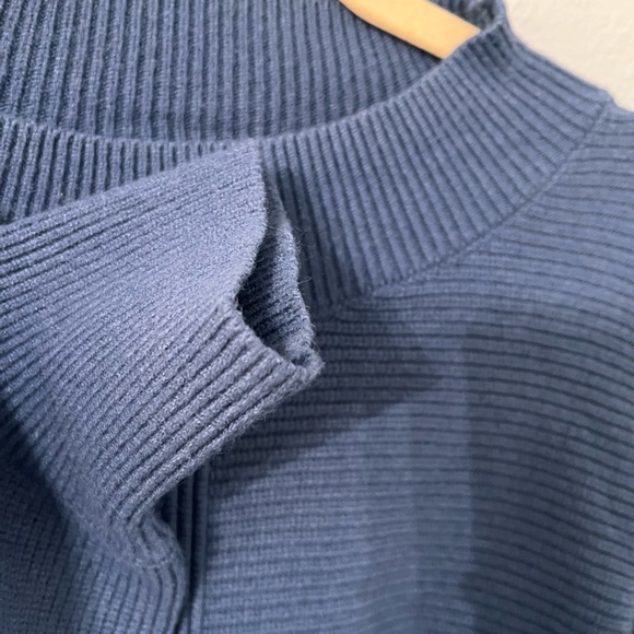 Tecrew Batwing Long Sleeve Crew Neck Sweater in Blue Size L NWOT - Picture 5 of 7